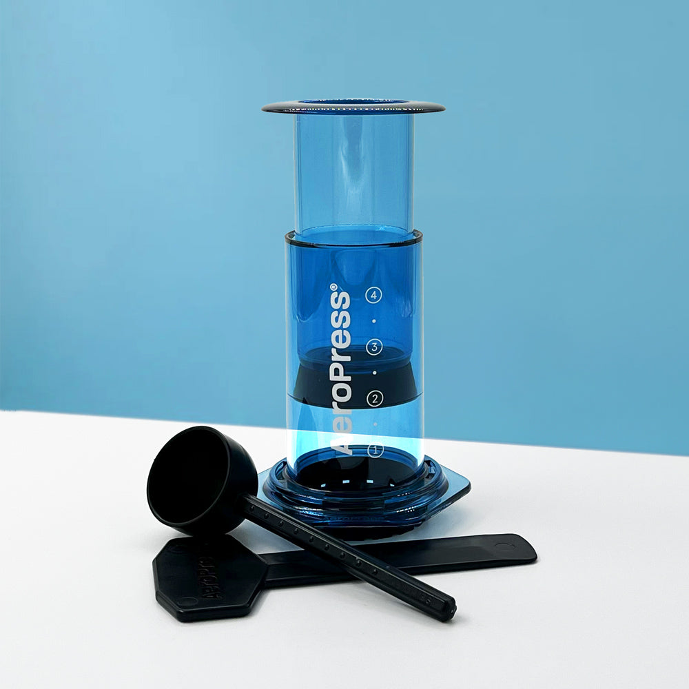 aeropress clear bleu : préparer 1 à deux tasse de café de spécialité