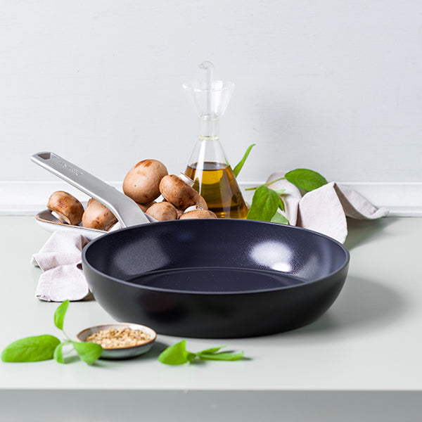 Lot 2 poêles 24 et 28 cm et wok 28 cm aluminium antiadhésif noir Evolution Green pan - Mathon - 3