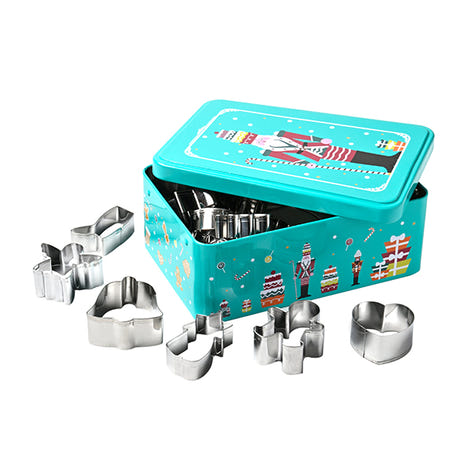 Set de 18 emporte-pièces inox avec boîte métal Casse-noisette Patisse - Mathon - 1