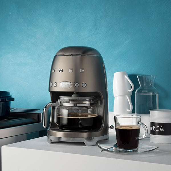 Machine à café Filtre chrome 1050 W DCF02SSEU Smeg - Mathon - 5