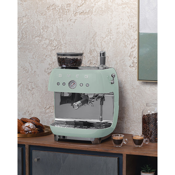 Machine à café expresso 2,4 L 1650W EGF03PGEU Smeg - Mathon - 5