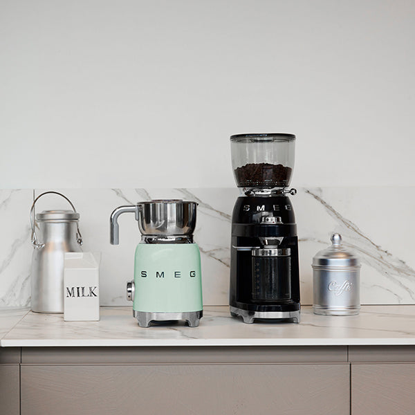 Chocolatière et mousseur de lait 500 W MFF11PGEU vert d’eau Smeg - Mathon - 5