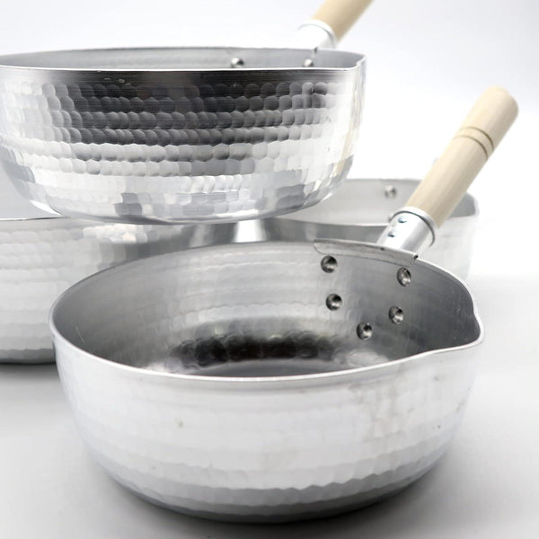 Kiya-Lightweight-Yukihira-Pot-Hammered-Aluminum-Saucepan-2-2L-3-2025-12-25T08:44:44.717Z.jpg