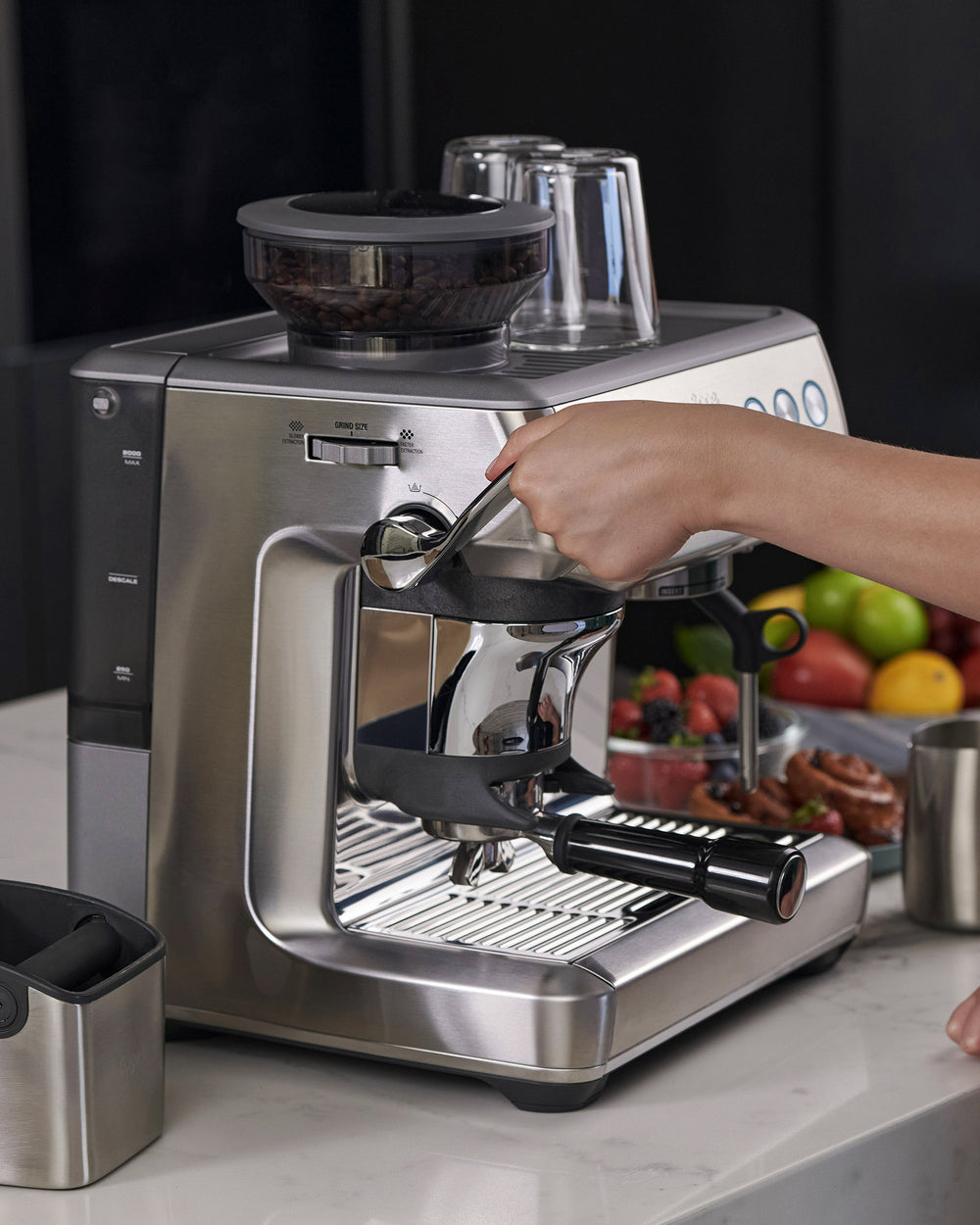 Sage Barista Acier : machine espresso avec broyeur et temper intégré